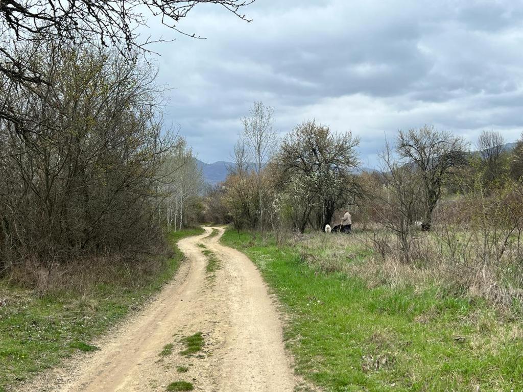 Къмпинг Частен Двор Bulgarian Campsite For Tents Kazanlŭk Esterno foto